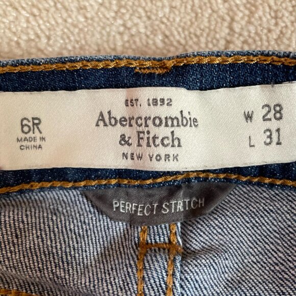 Abercrombie & Fitch Perfect Stretch women's Distressed Blue Jeans - Size 6R - Picture 5 of 9